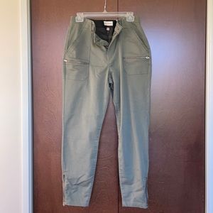 Mid-rise ankle pants